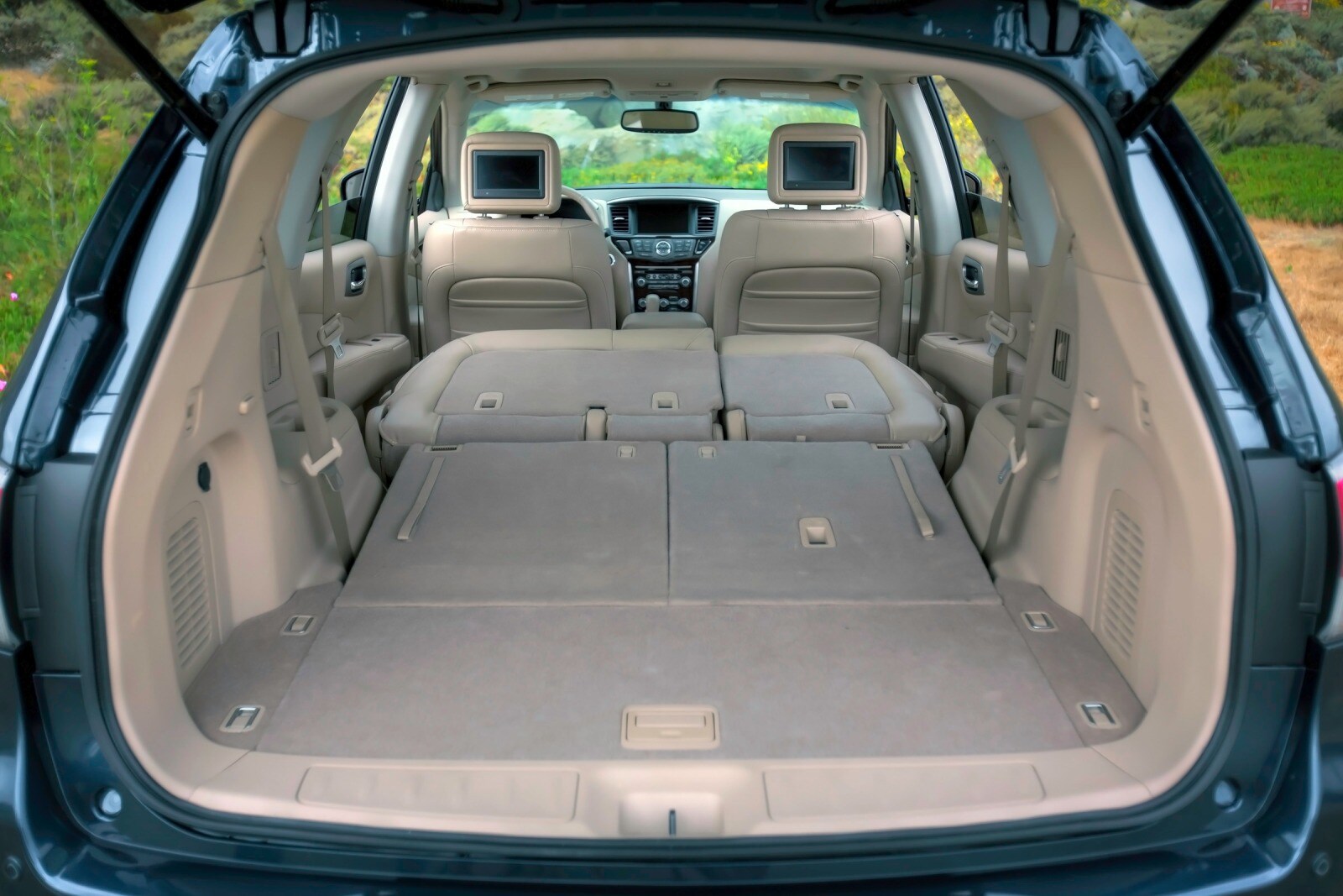 2016 Nissan Pathfinder interior I