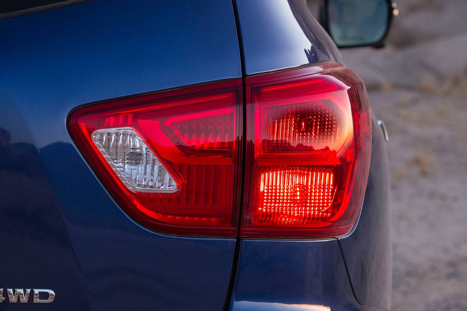 2019 Nissan Pathfinder front safety EDETAIL