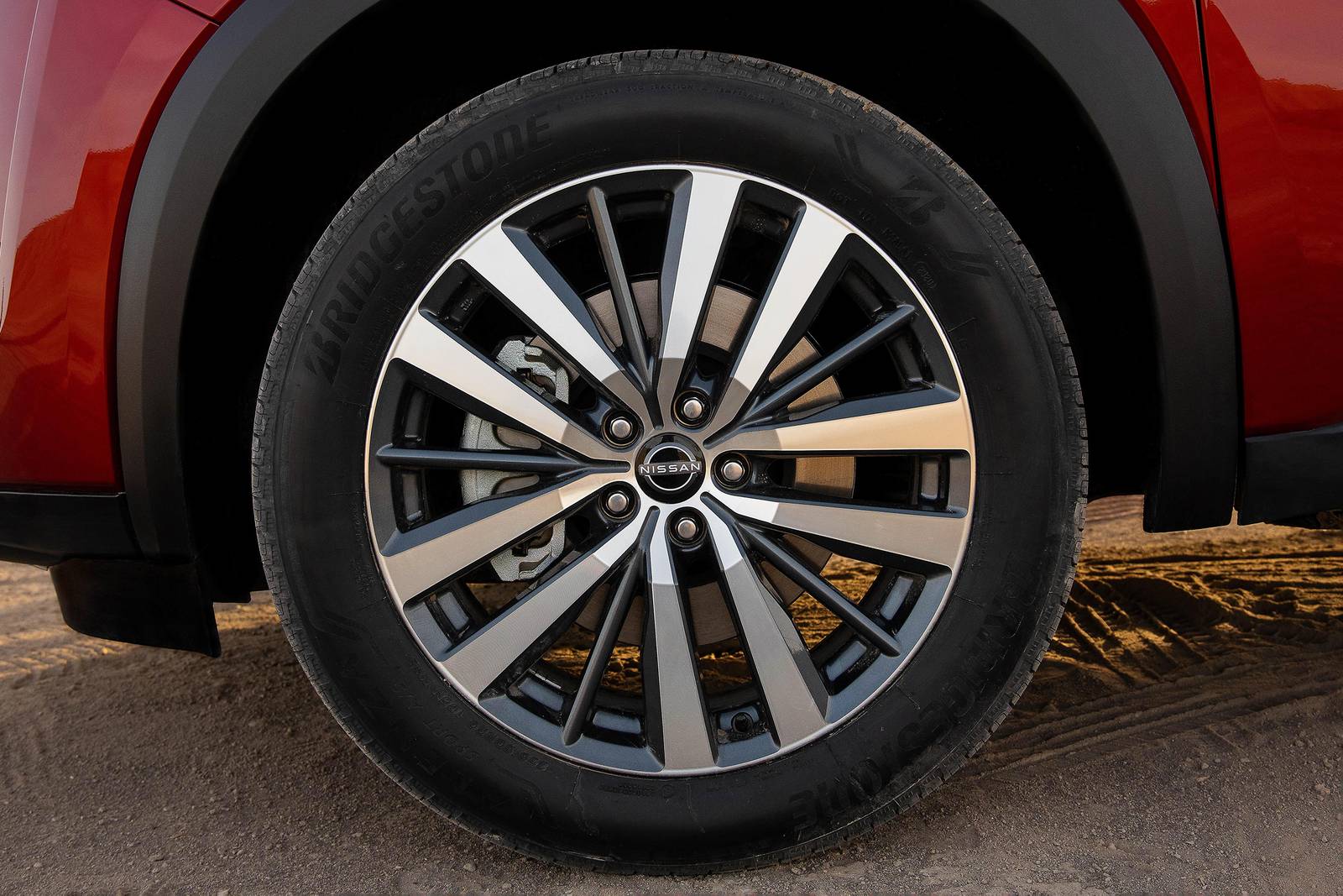 2022 Nissan Pathfinder exterior W