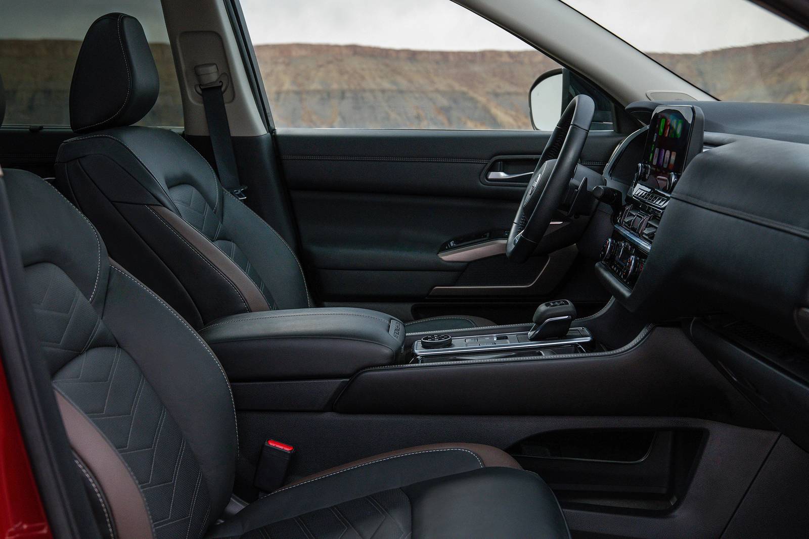 2023 Nissan Pathfinder interior DETAIL