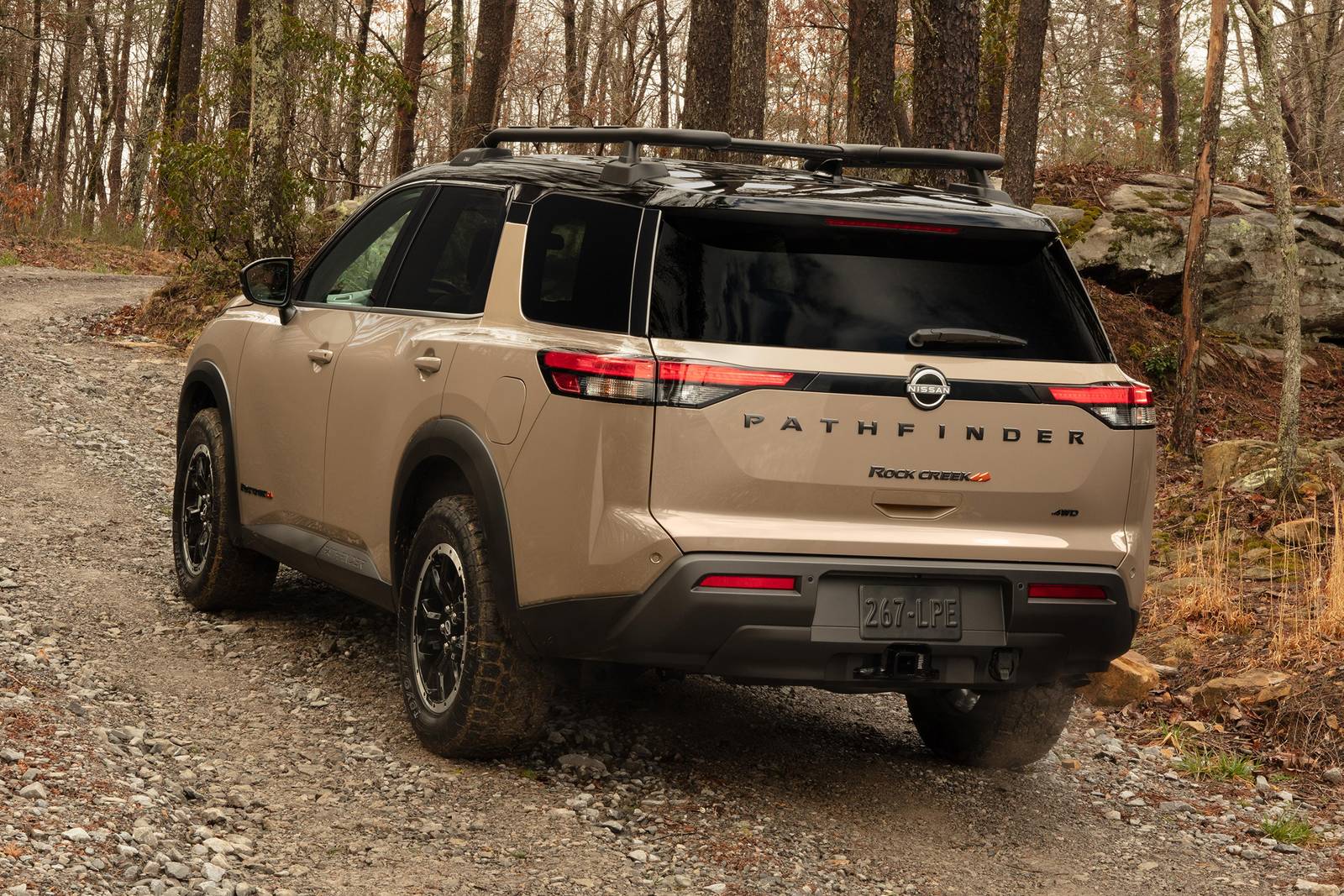 2023 Nissan Pathfinder — OEM photo 3