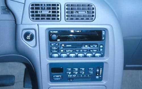 1999 Nissan Quest interior CC