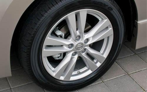 2011 Nissan Quest exterior W