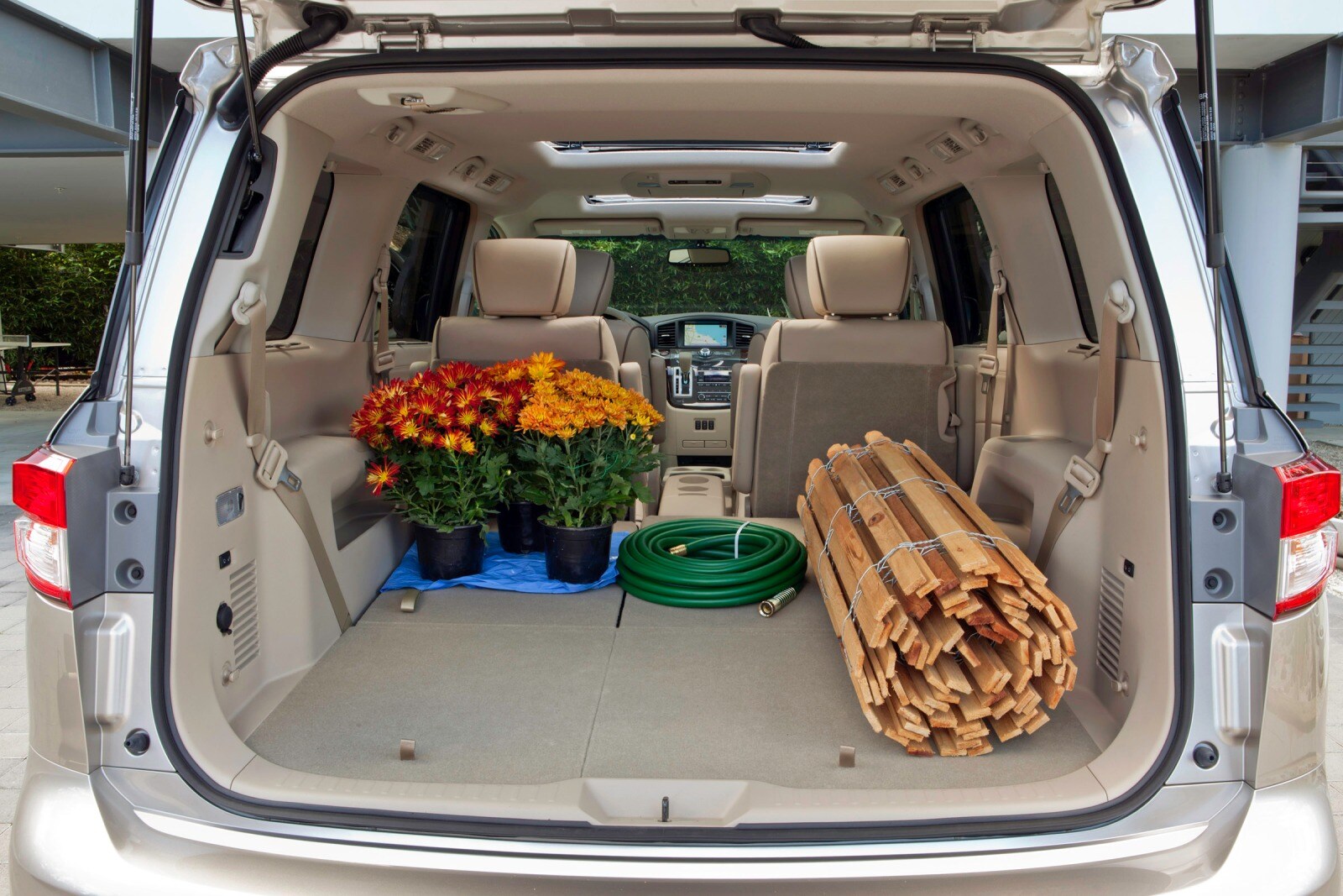 2012 Nissan Quest interior CARGO