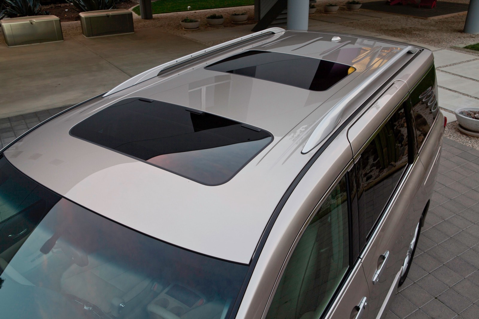 2012 Nissan Quest exterior EDETAIL