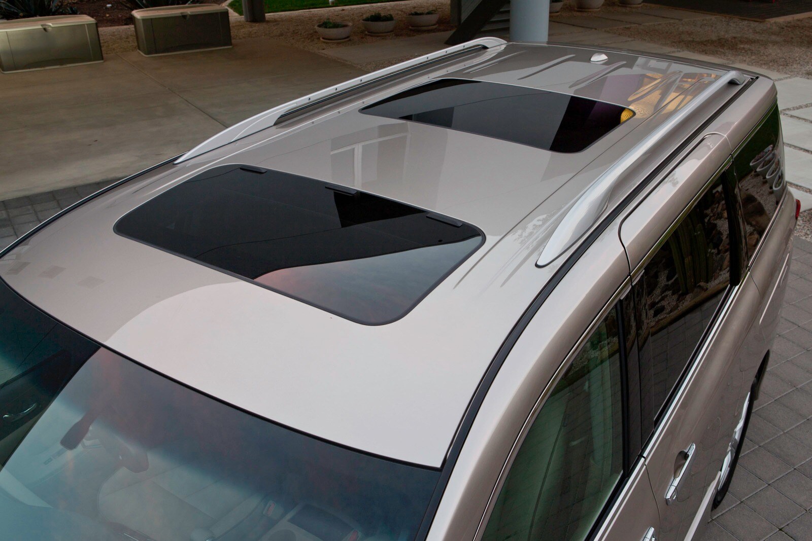 2014 Nissan Quest exterior EDETAIL