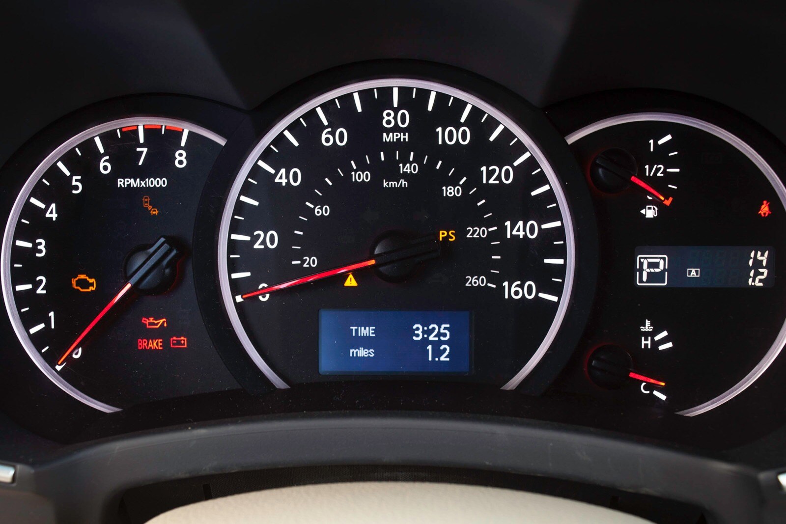 2014 Nissan Quest interior G