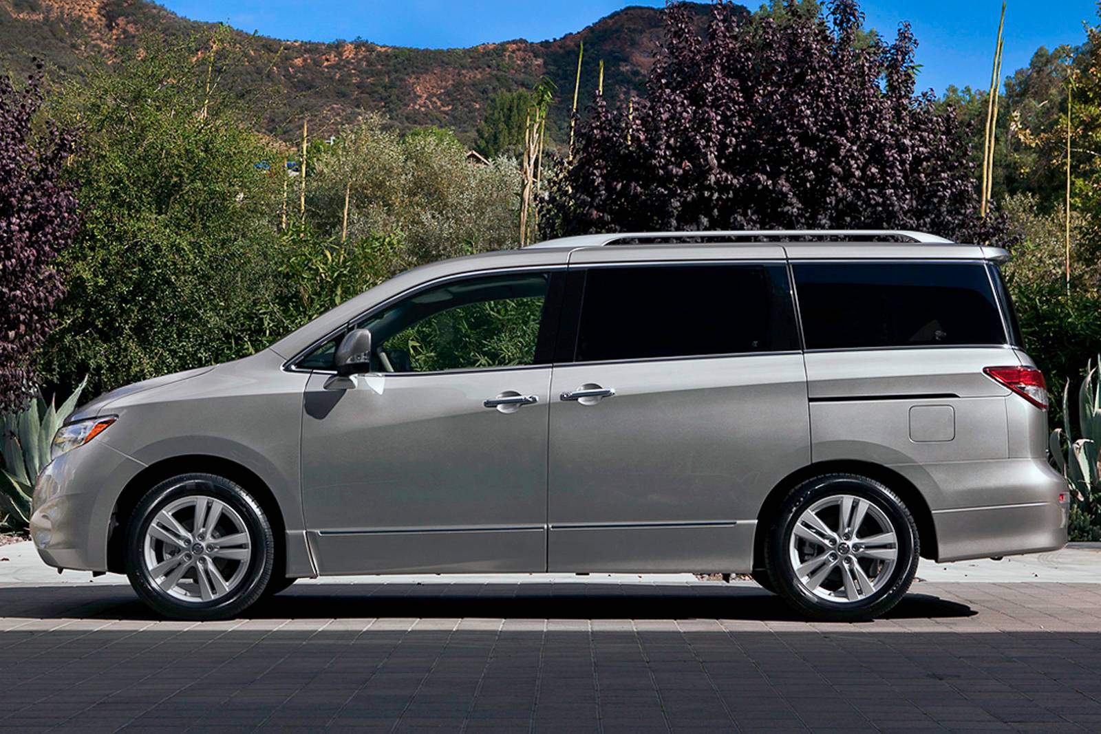 2016 Nissan Quest Platinum Passenger Minivan Exterior Shown