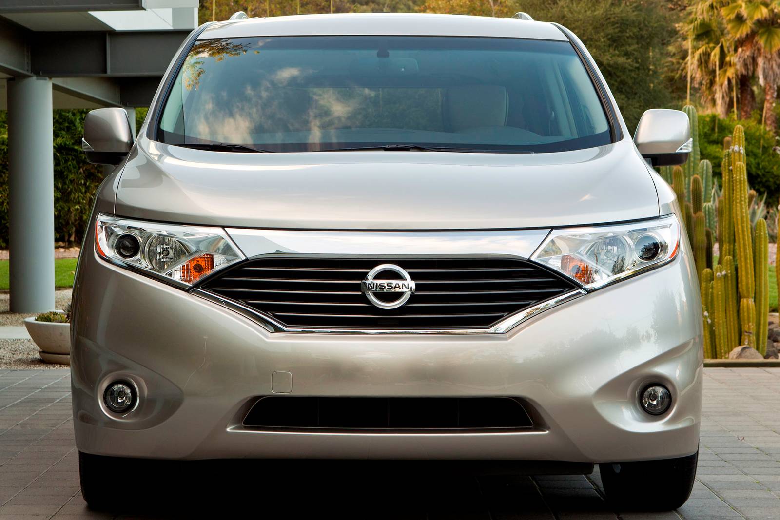 2016 Nissan Quest exterior F