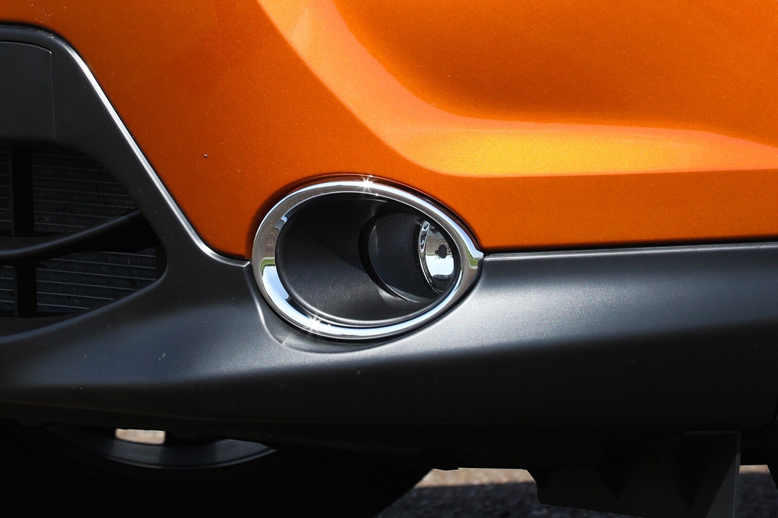 2017 Nissan Rogue Sport exterior FOG