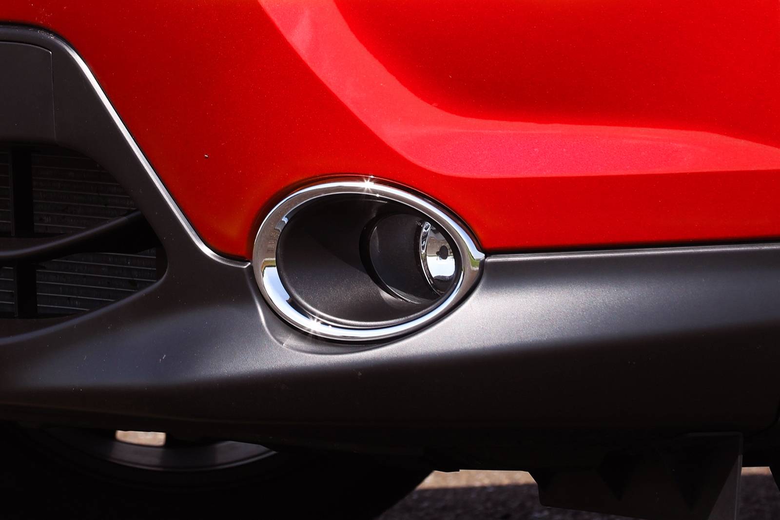 2018 Nissan Rogue exterior FOG