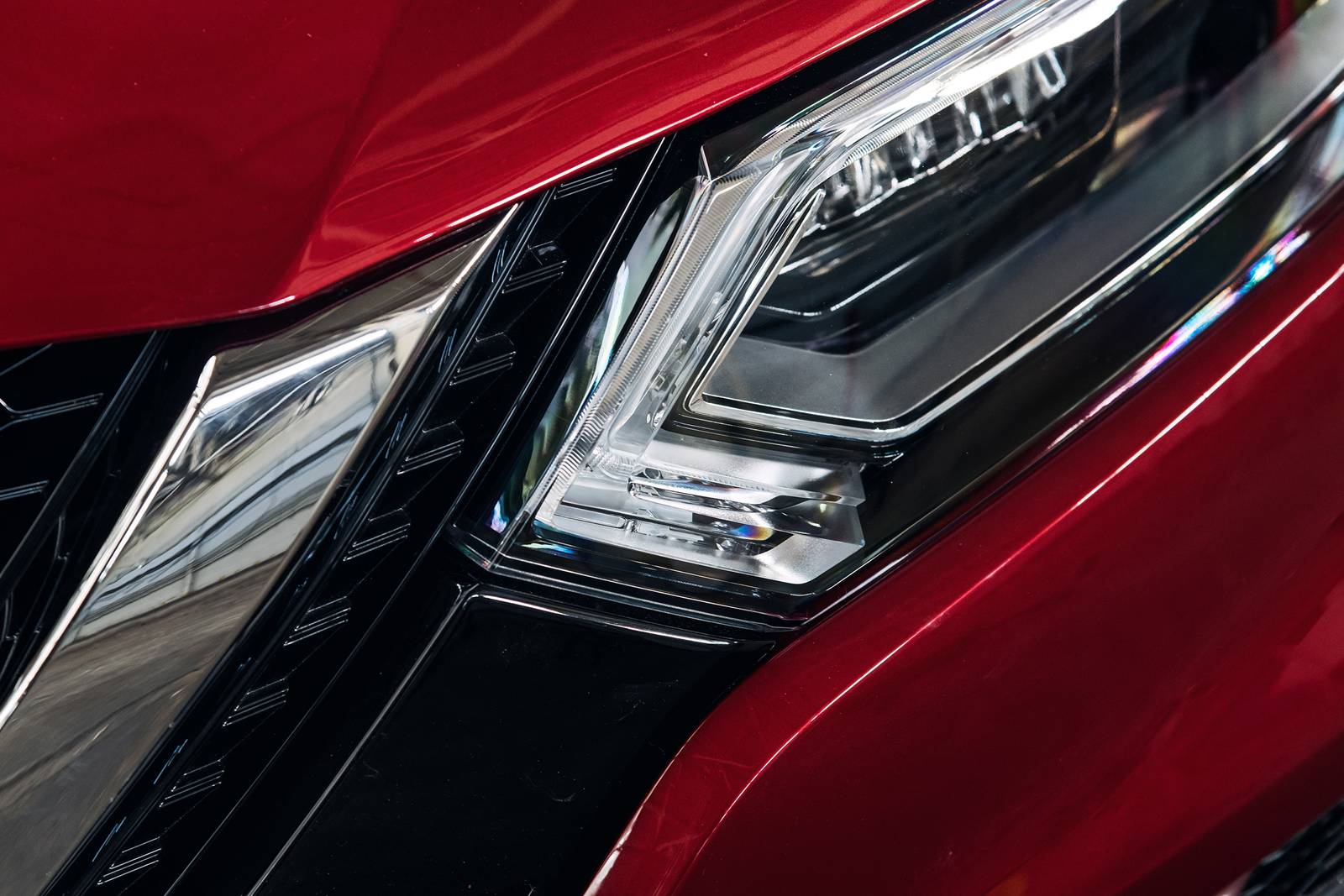 2020 Nissan Rogue front safety EDETAIL