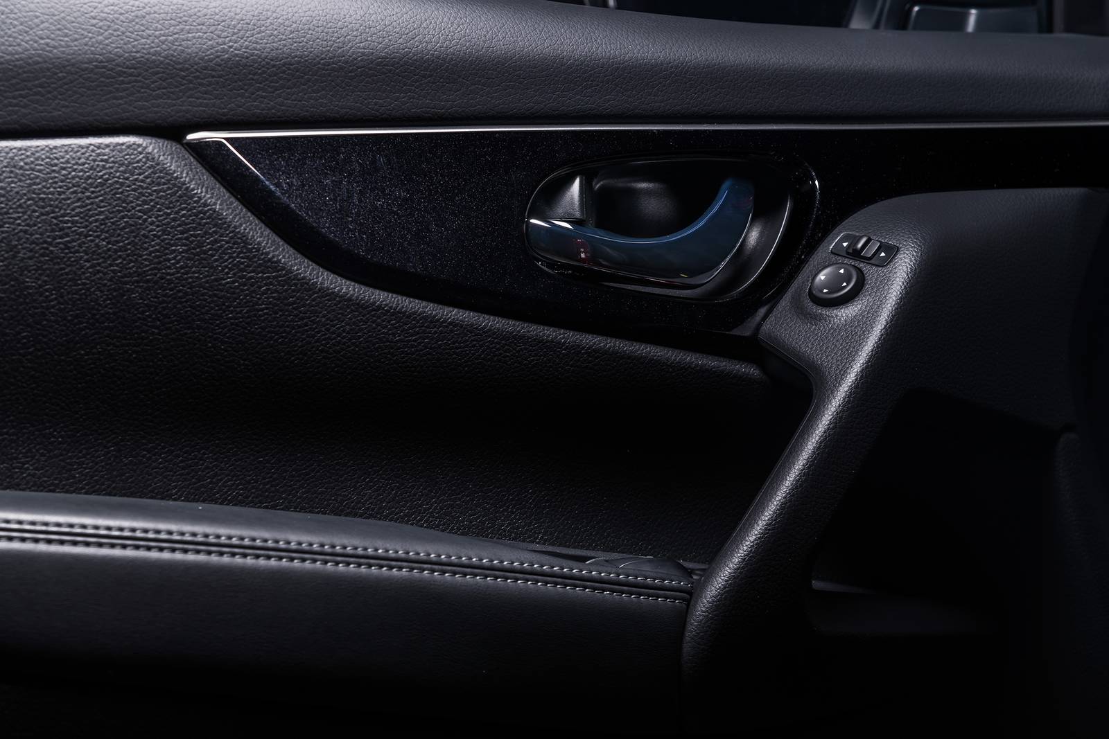 2020 Nissan Rogue front safety DETAIL