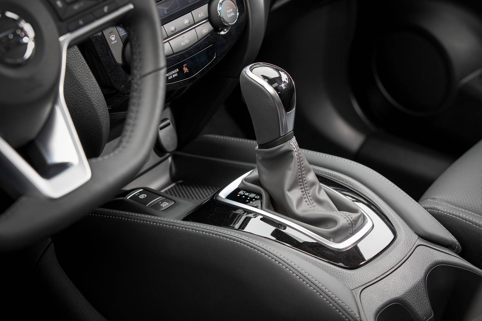 2020 Nissan Rogue interior SHF