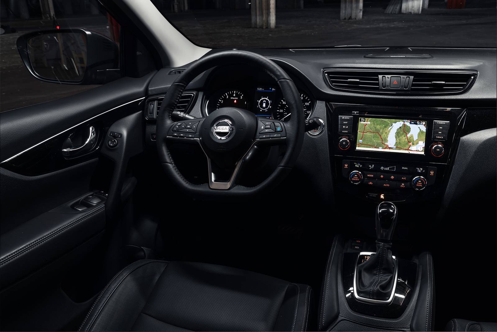 2020 Nissan Rogue interior SWD