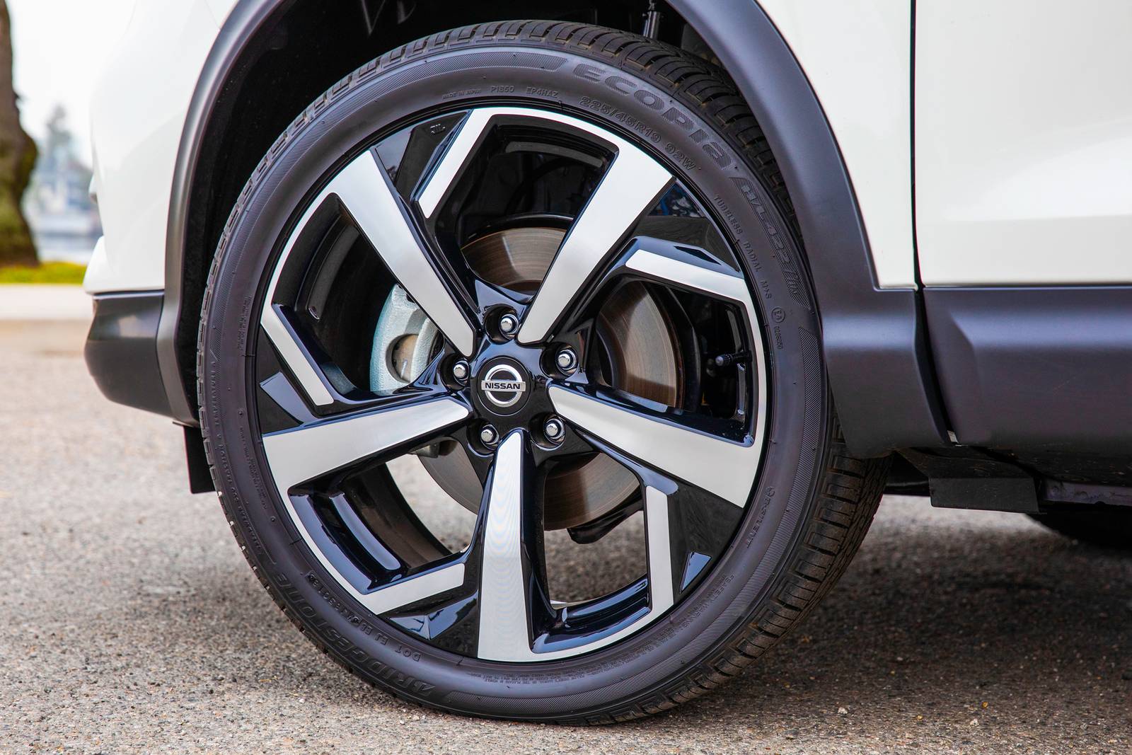 2020 Nissan Rogue exterior W