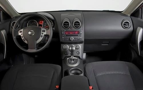 2010 Nissan Rogue interior I