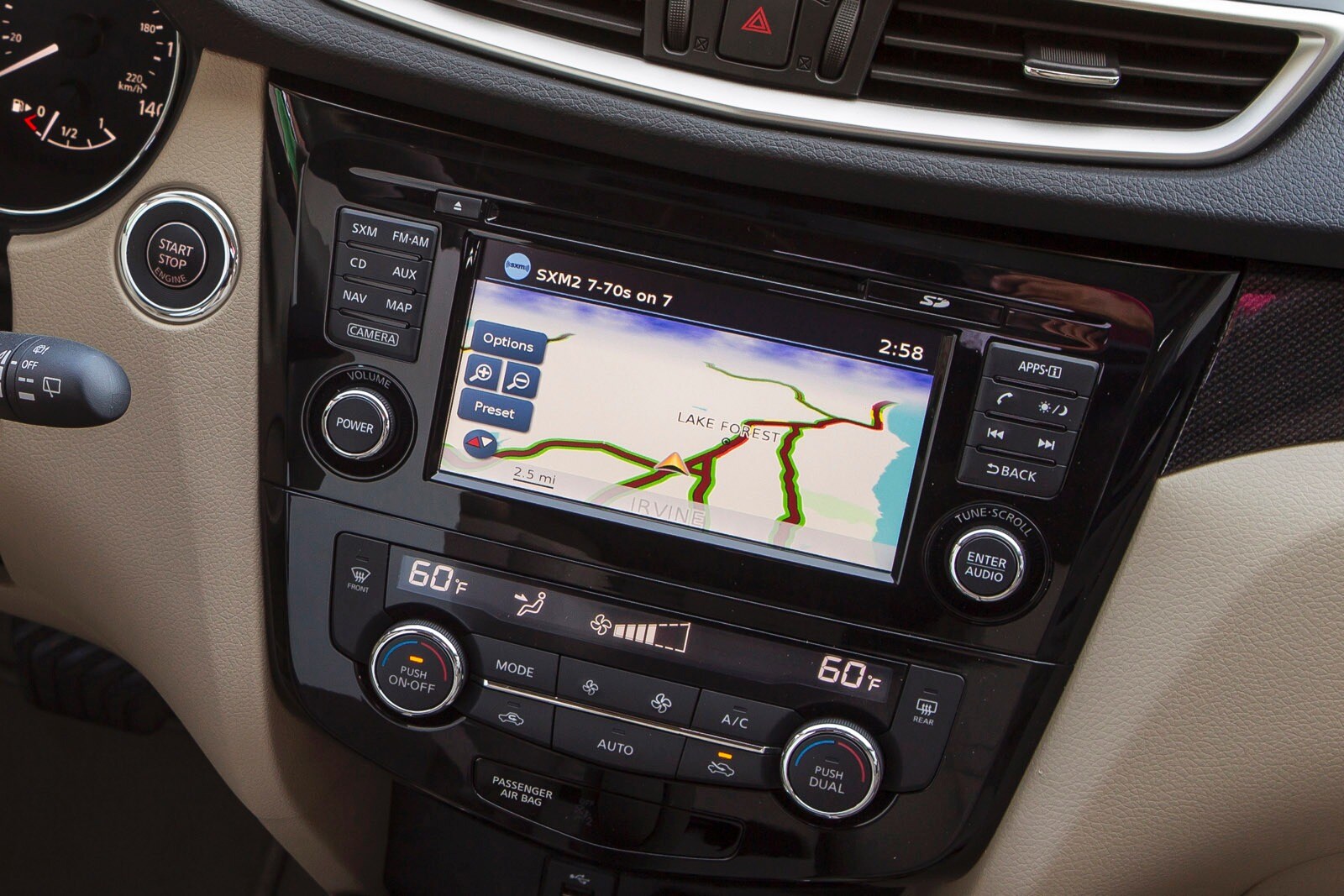 2014 Nissan Rogue interior CC