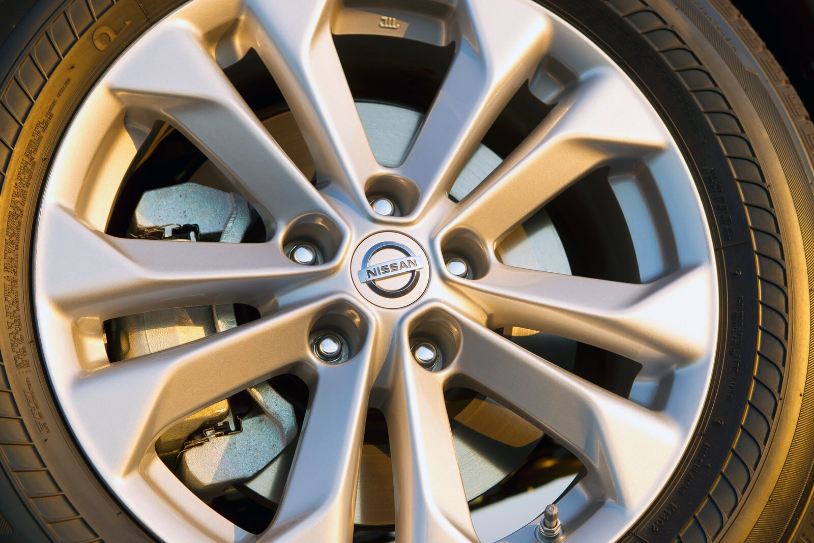 2014 Nissan Rogue — OEM photo 3