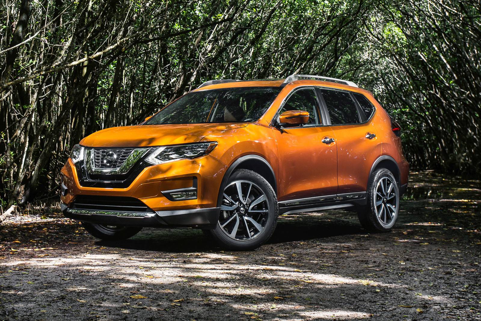 2018 Nissan Rogue exterior FQ