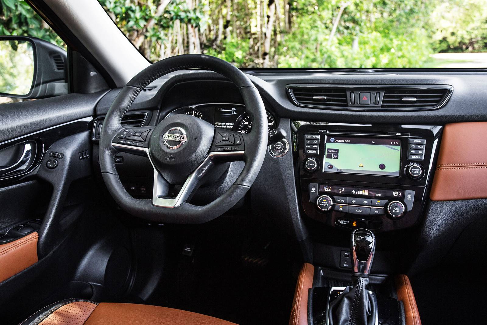 2018 Nissan Rogue interior SWD