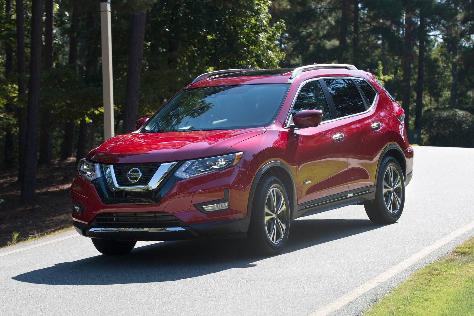 2018 Nissan Rogue exterior FQ