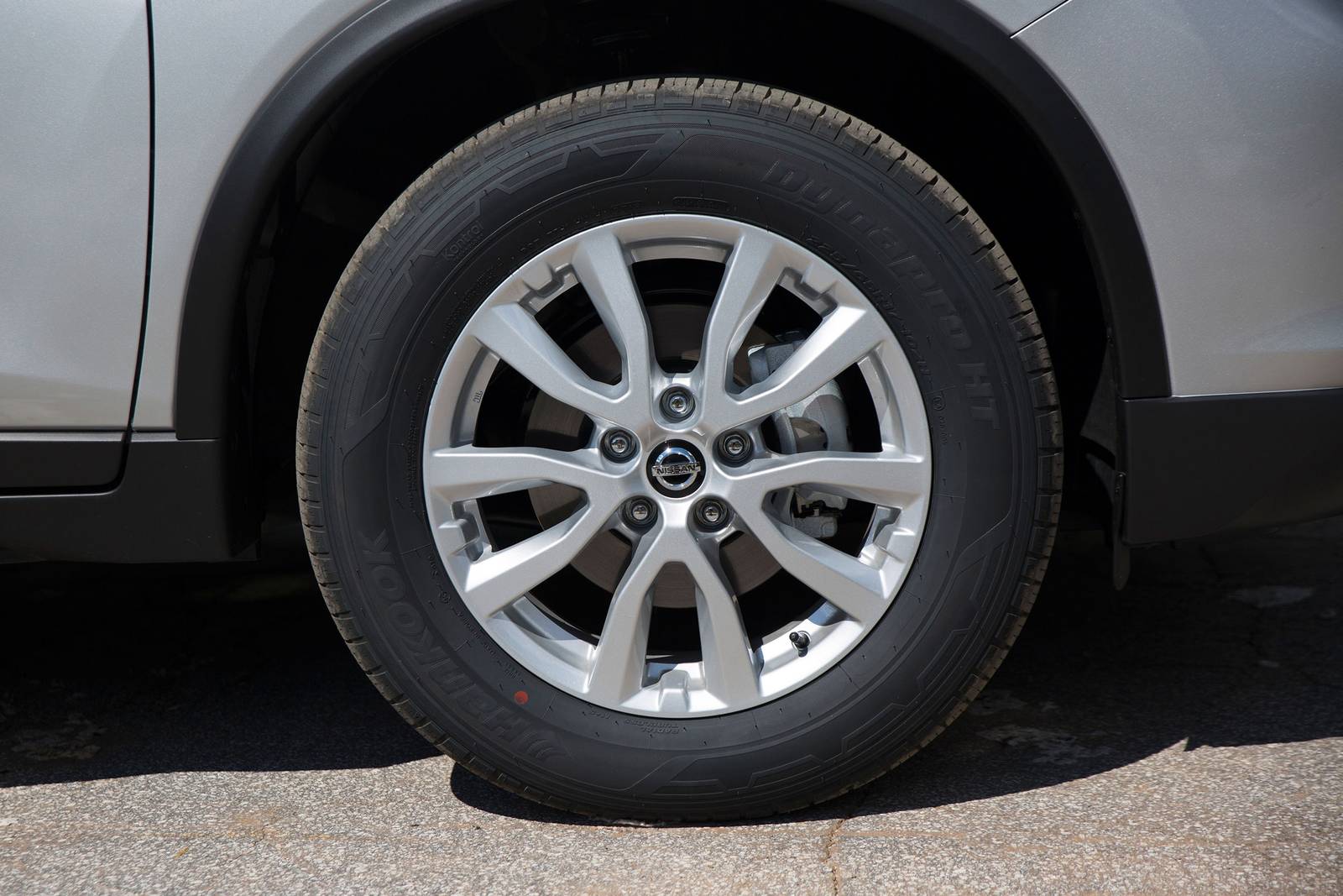 2018 Nissan Rogue exterior W