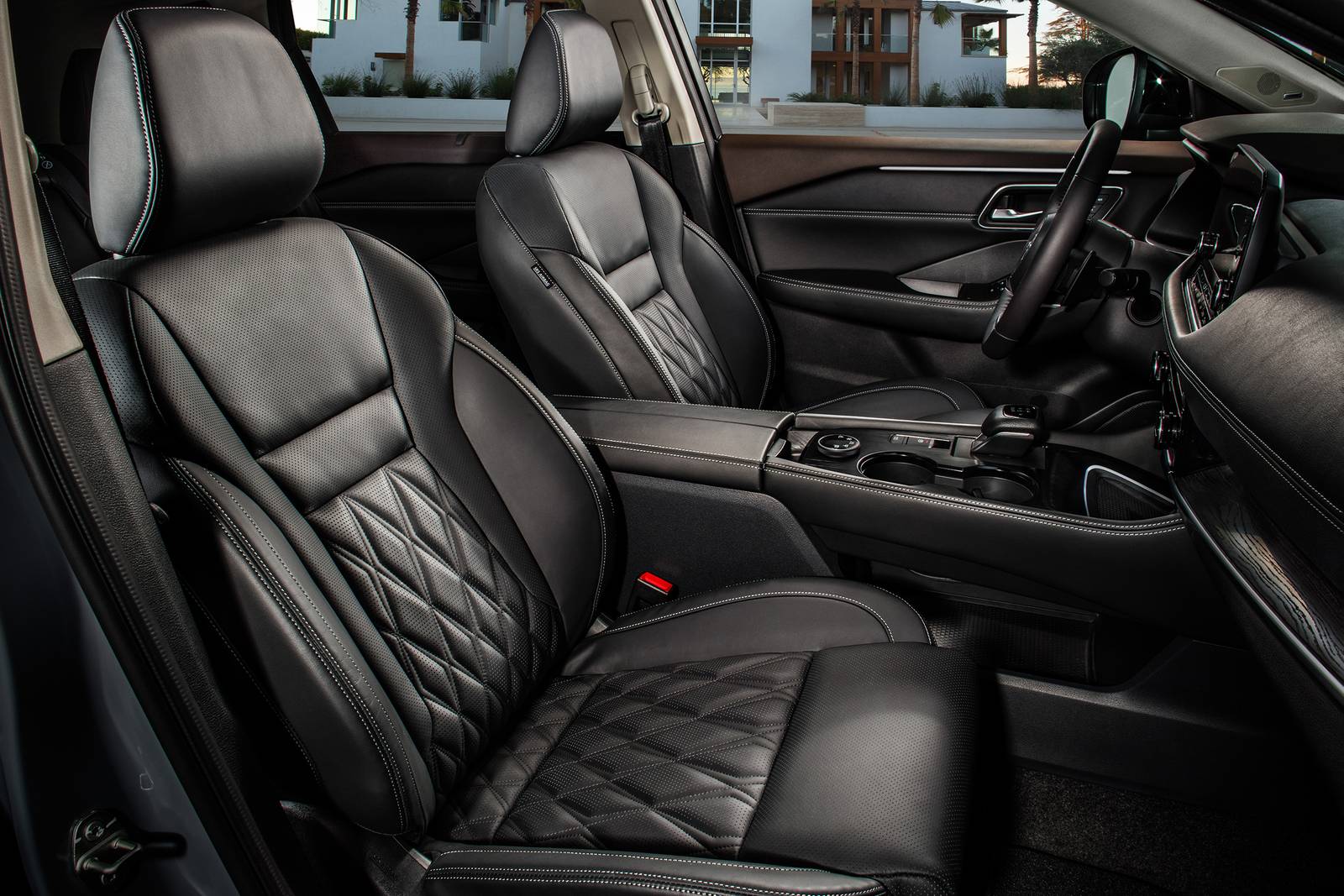 2021 Nissan Rogue interior I