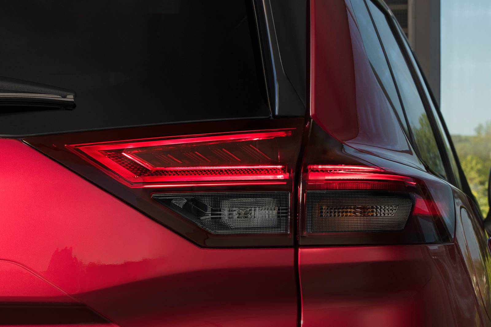 2022 Nissan Rogue exterior EDETAIL