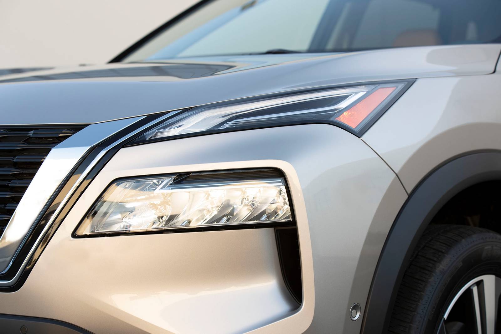 2022 Nissan Rogue exterior EDETAIL