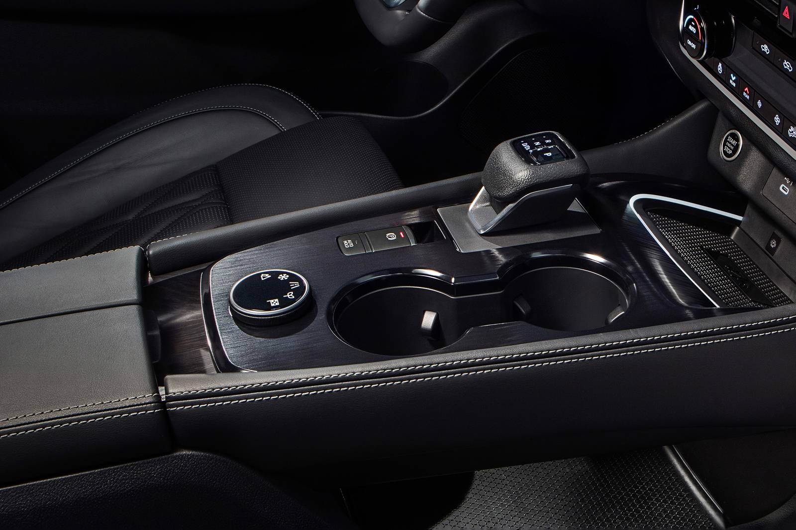 2022 Nissan Rogue interior SHF