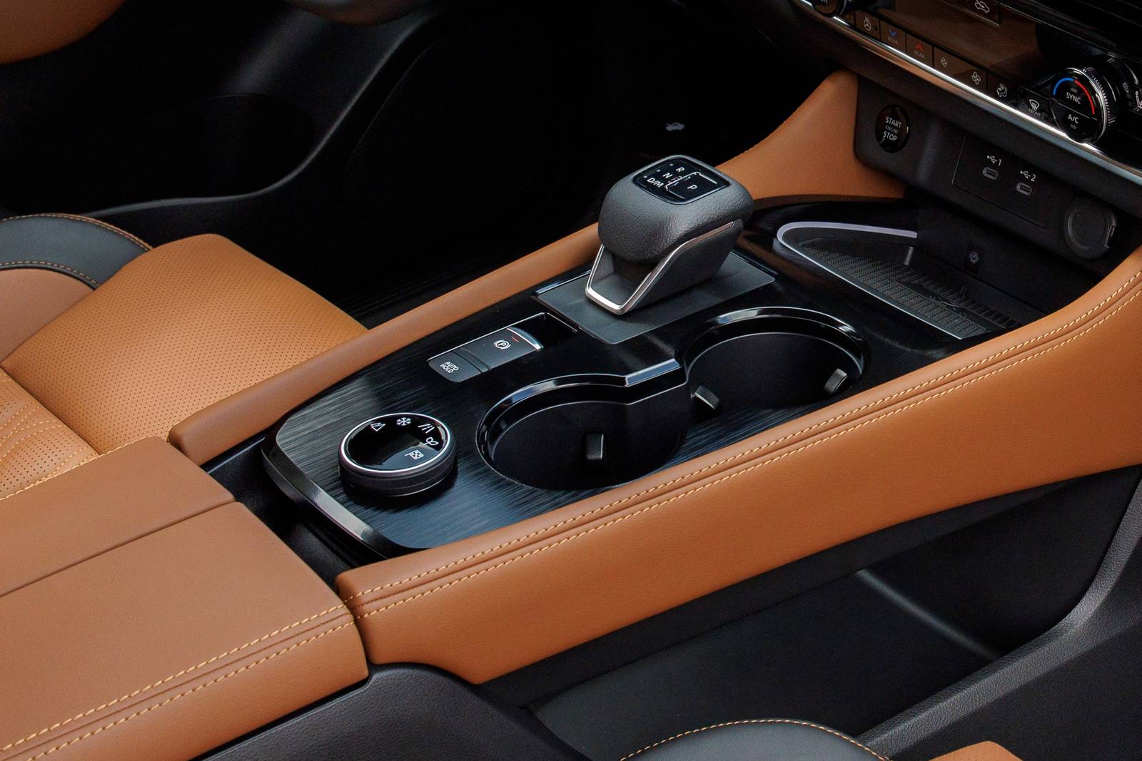 2024 Nissan Rogue interior SHF