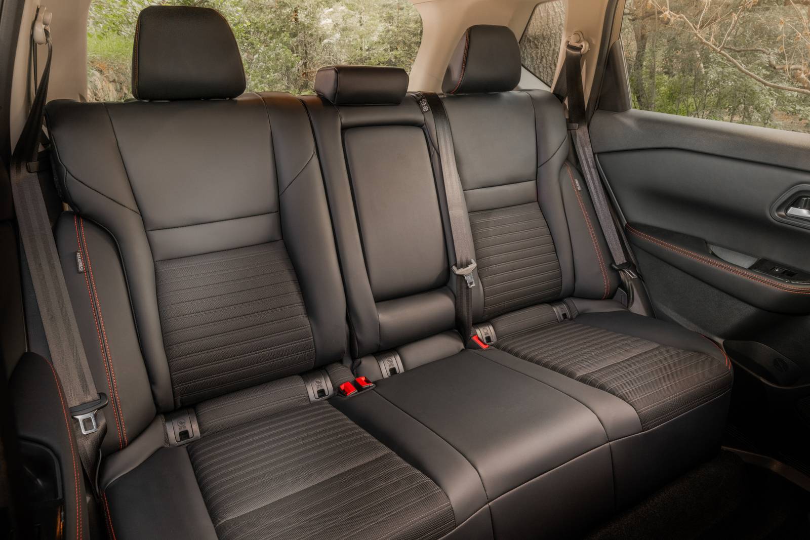 2025 Nissan Rogue interior RI