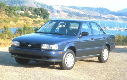 1994 Nissan Sentra 4 Dr XE Sedan