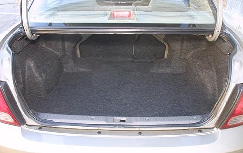2000 Nissan Sentra interior CARGO