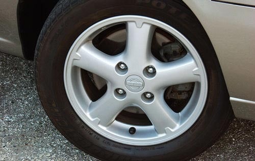 2002 Nissan Sentra exterior F