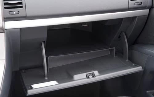 2011 Nissan Sentra interior DETAIL