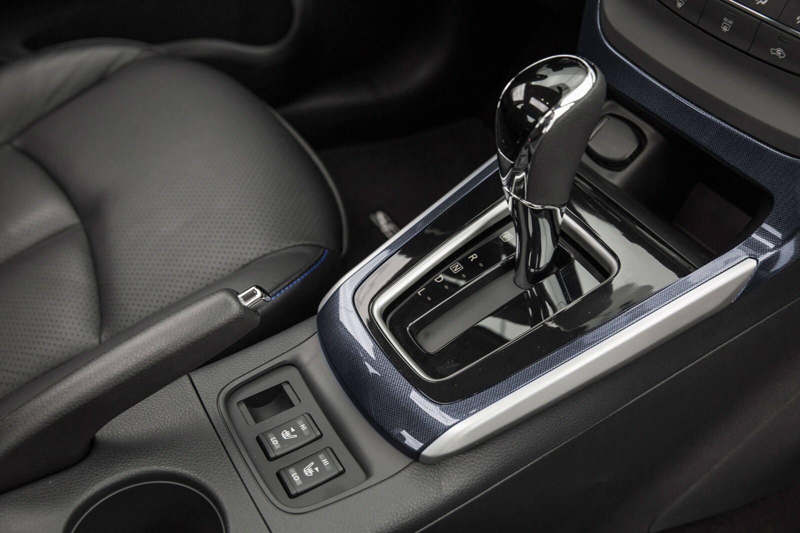 2016 Nissan Sentra interior SHF