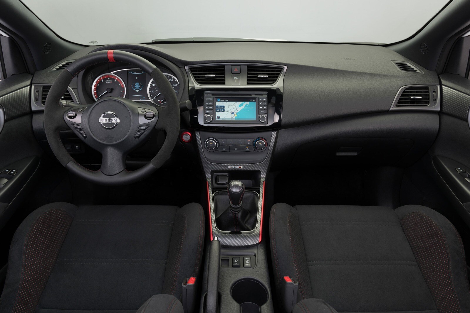 2018 Nissan Sentra interior D