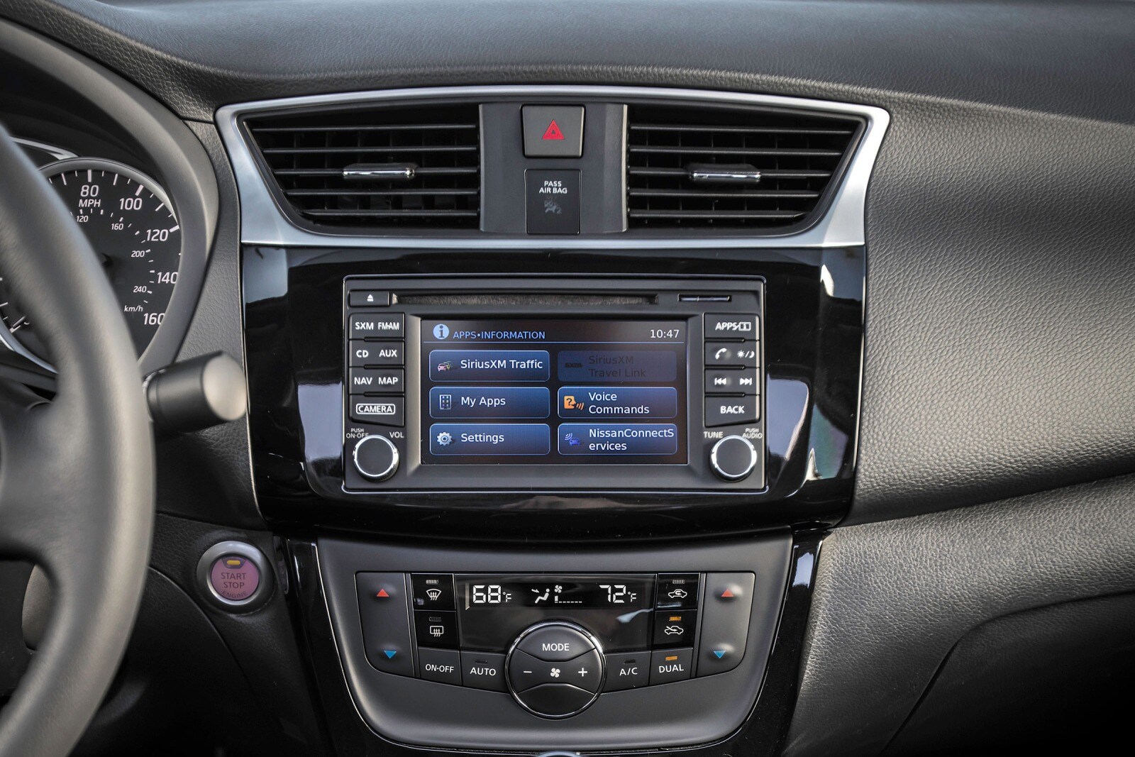 2018 Nissan Sentra interior CC