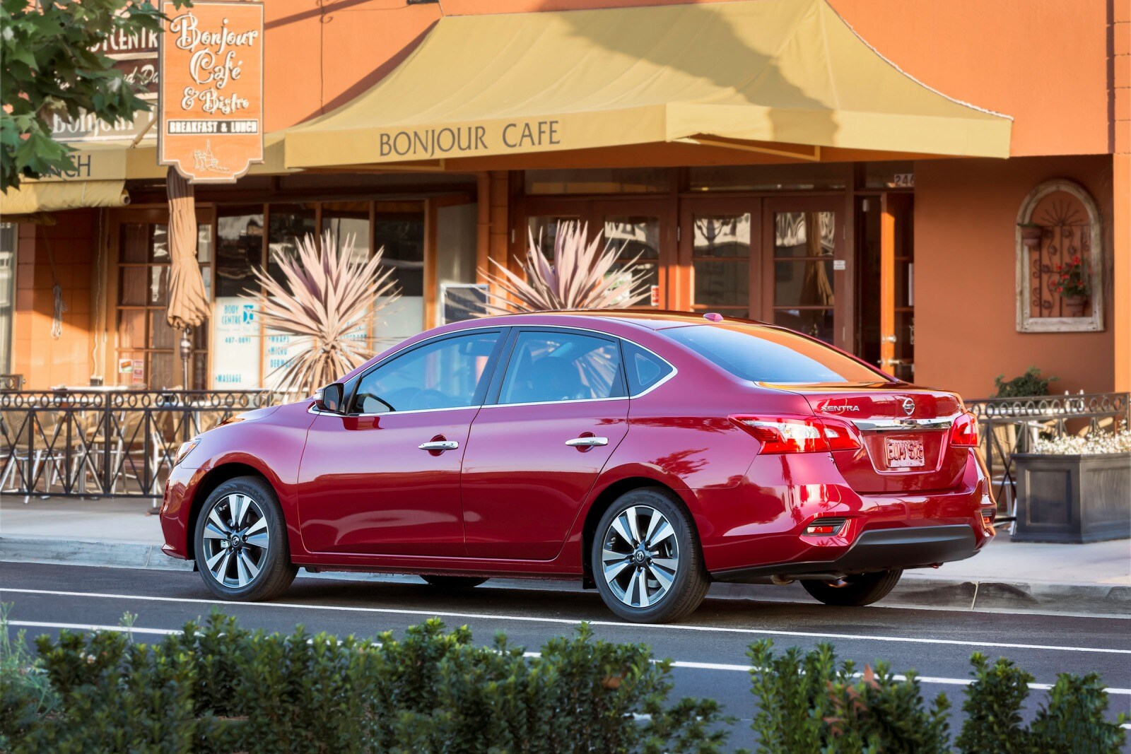 2018 Nissan Sentra SL Sedan Exterior Shown
