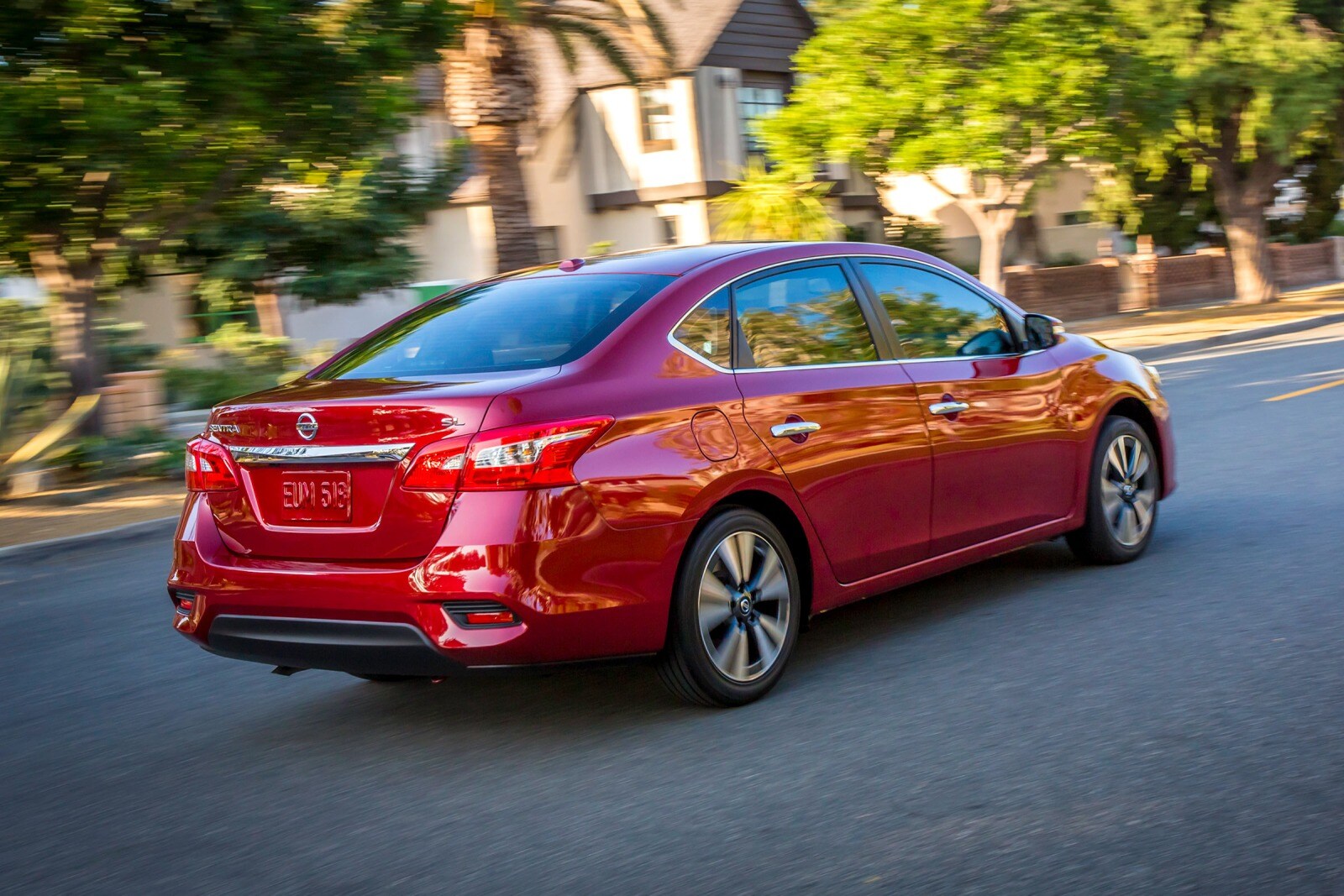 2018 Nissan Sentra — OEM photo 3