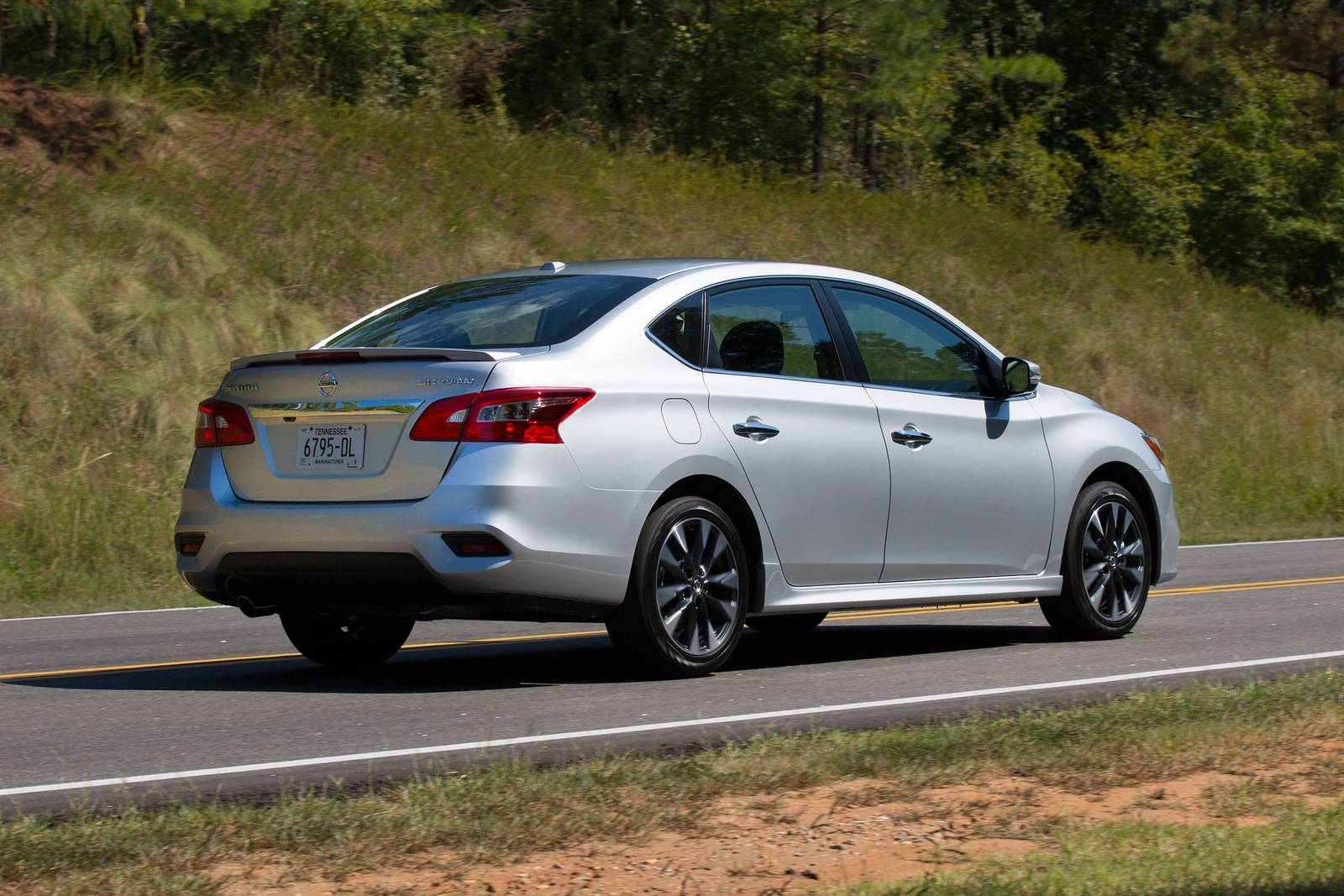 2019 Nissan Sentra exterior F