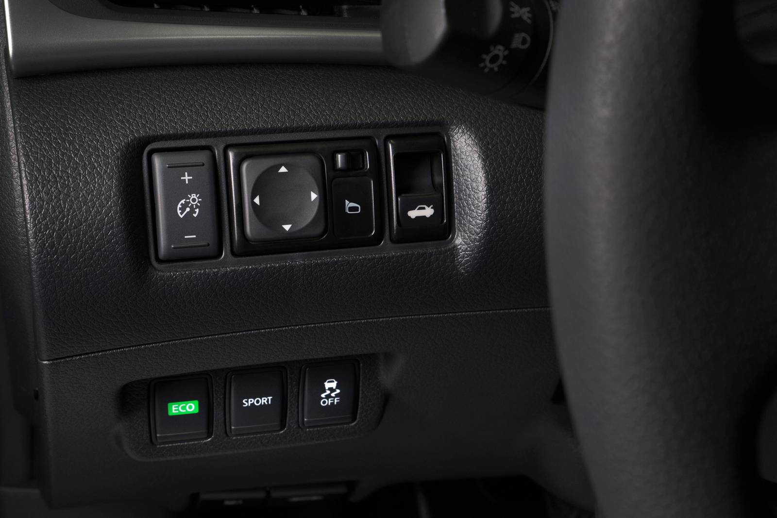 2019 Nissan Sentra front safety DETAIL