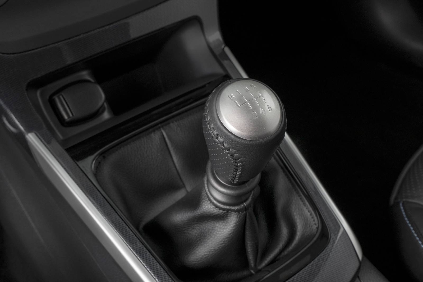 2019 Nissan Sentra interior SHF