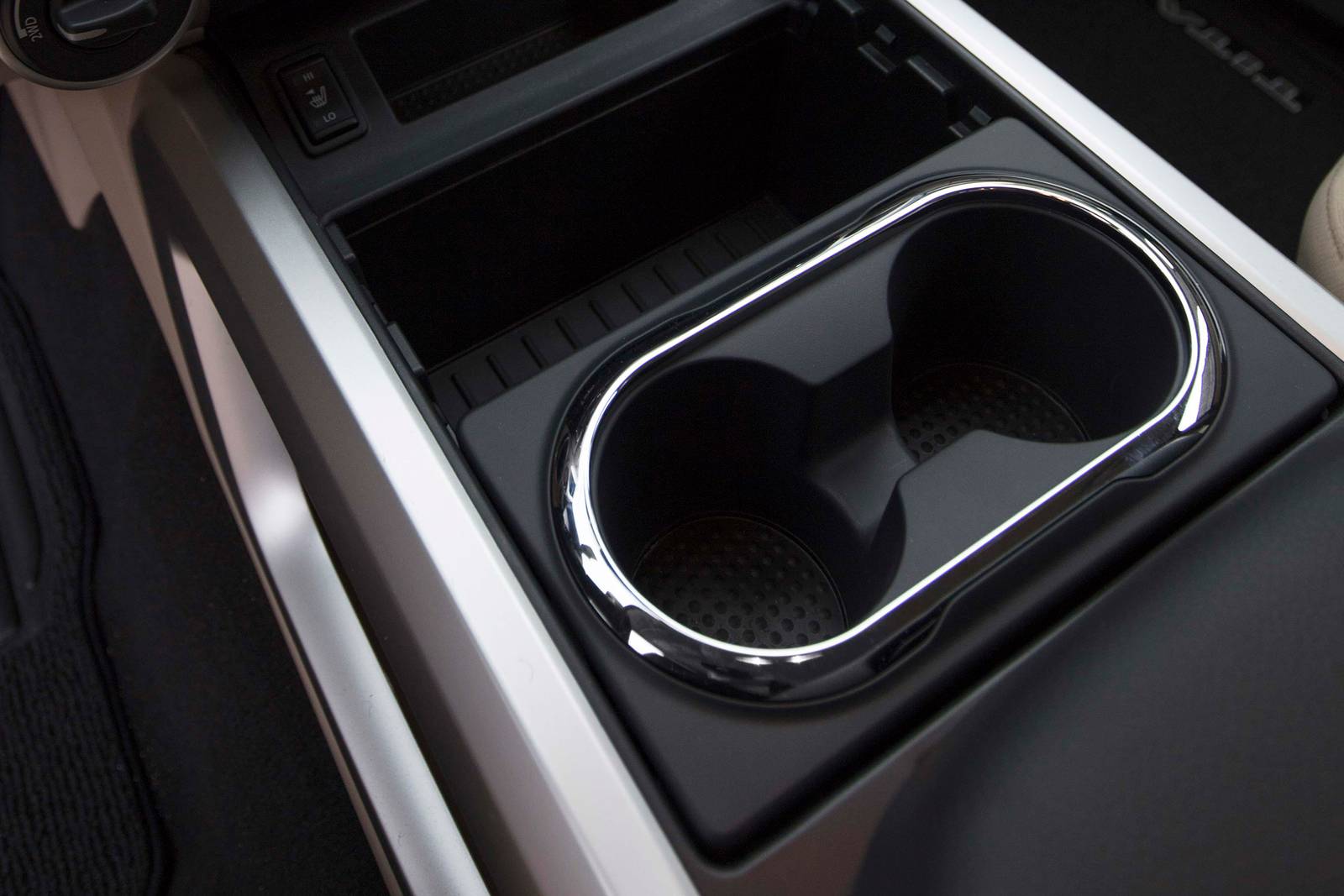 2017 Nissan Titan front safety CUP