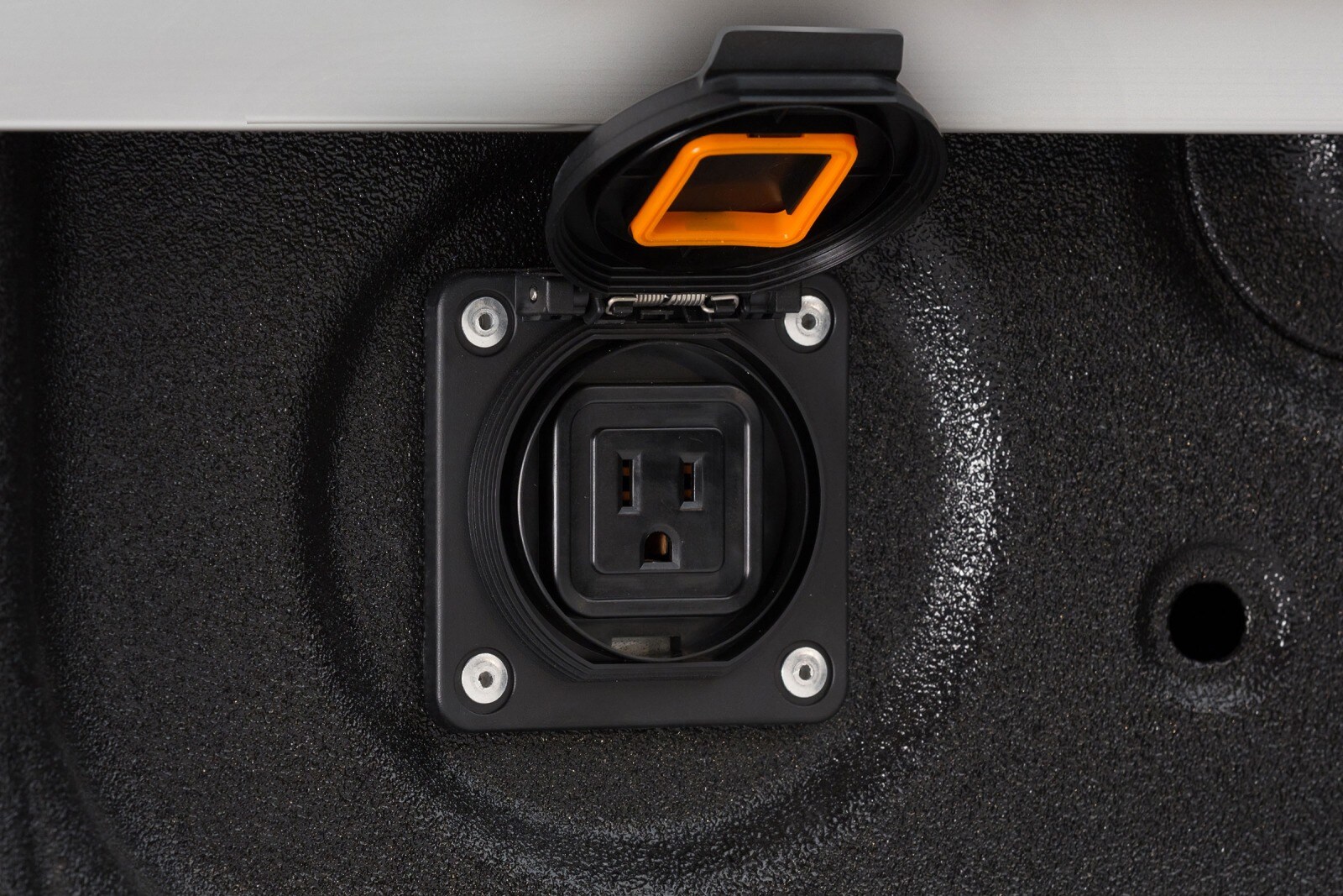 2017 Nissan Titan interior DETAIL