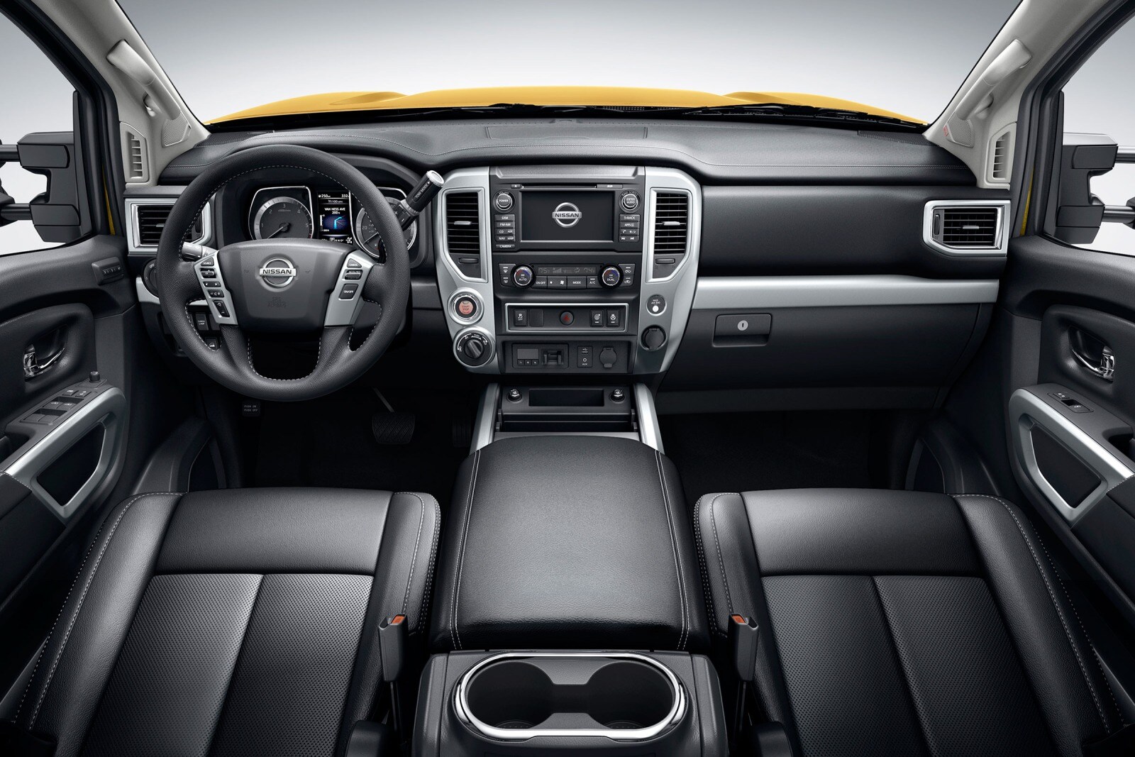 2017 Nissan Titan interior D
