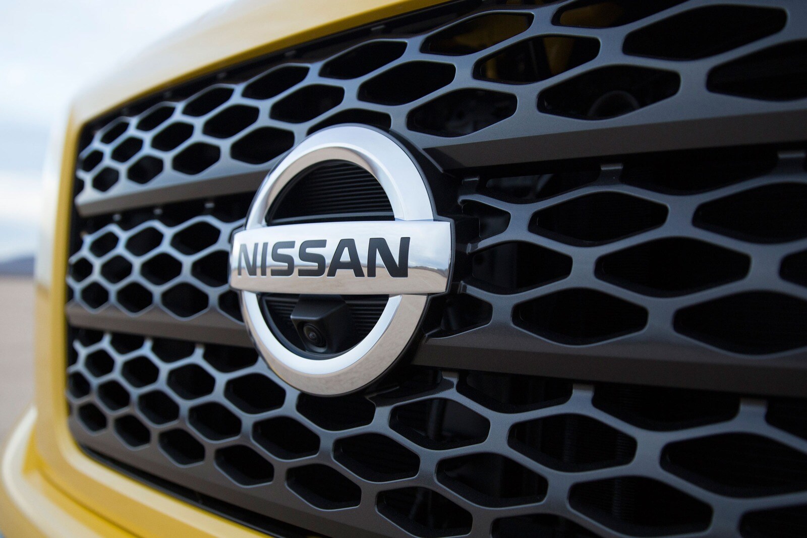 2017 Nissan Titan exterior FBDG