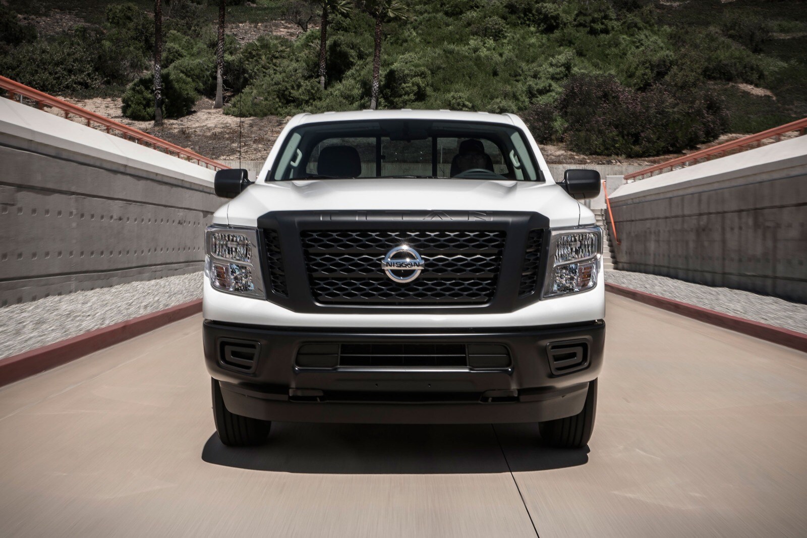 2017 Nissan Titan exterior F
